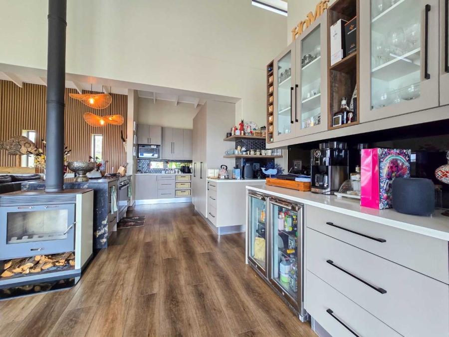 5 Bedroom Property for Sale in Stilbaai Oos Western Cape